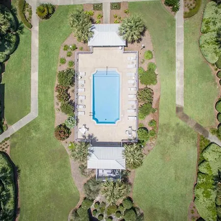 Pavilion Palms 104C By Newman-Dailey
